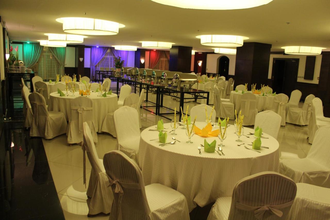 Valencia Hotel Suites Khobar Extérieur photo