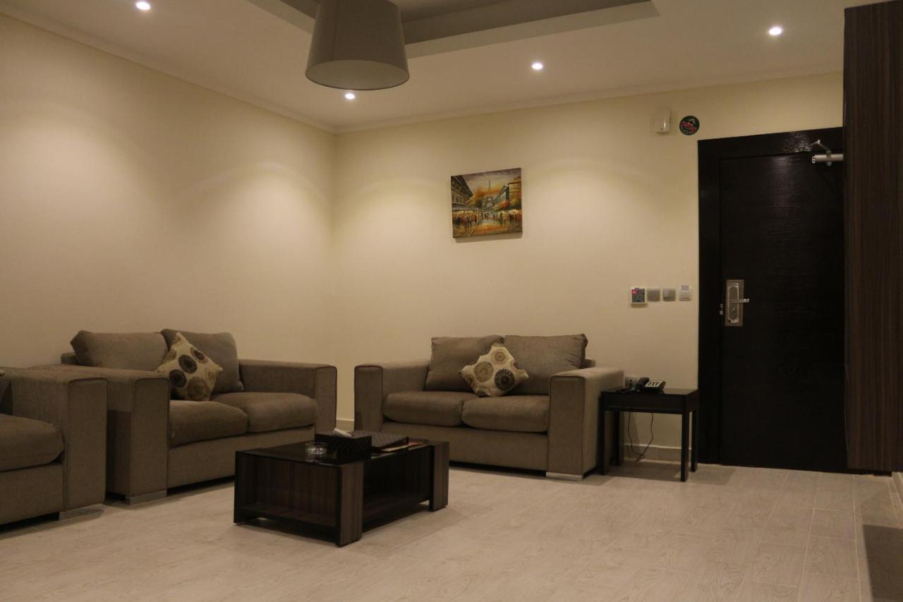 Valencia Hotel Suites Khobar Extérieur photo