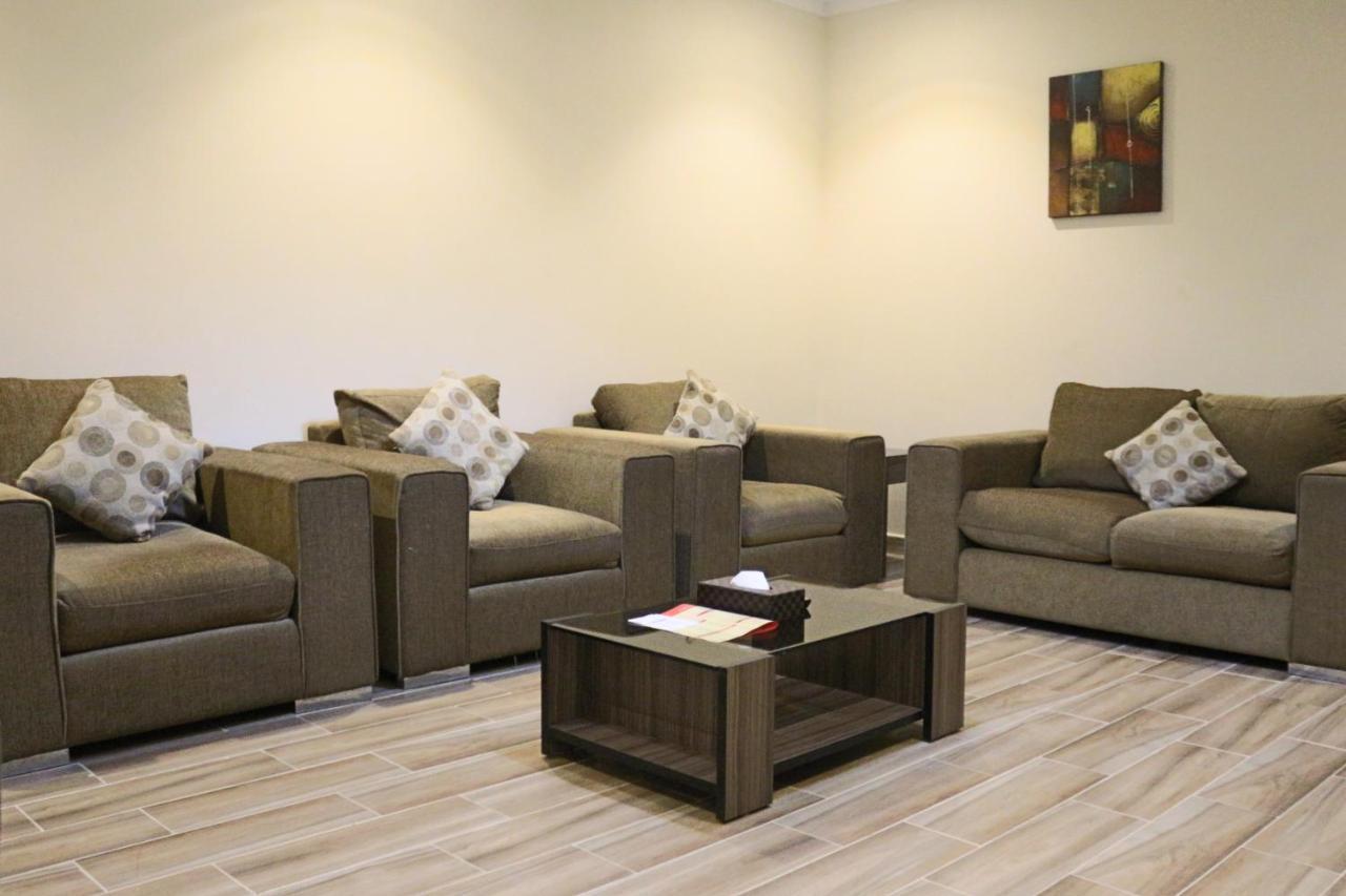 Valencia Hotel Suites Khobar Extérieur photo