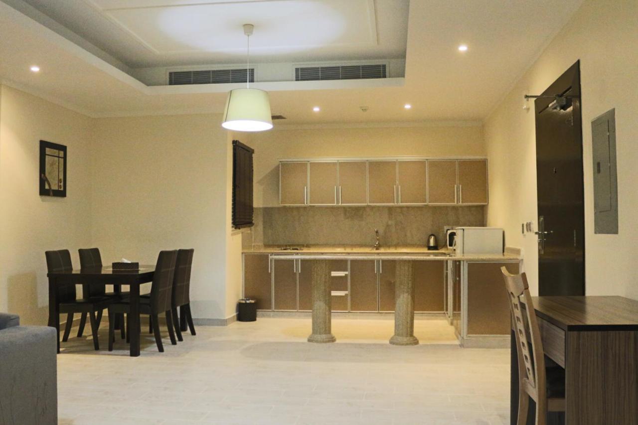 Valencia Hotel Suites Khobar Extérieur photo