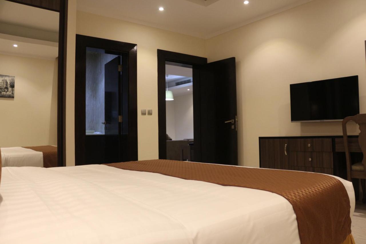 Valencia Hotel Suites Khobar Extérieur photo
