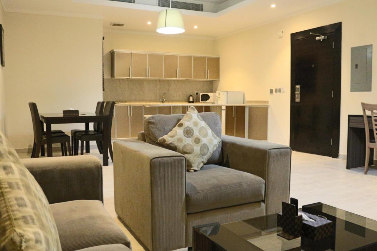 Valencia Hotel Suites Khobar Extérieur photo